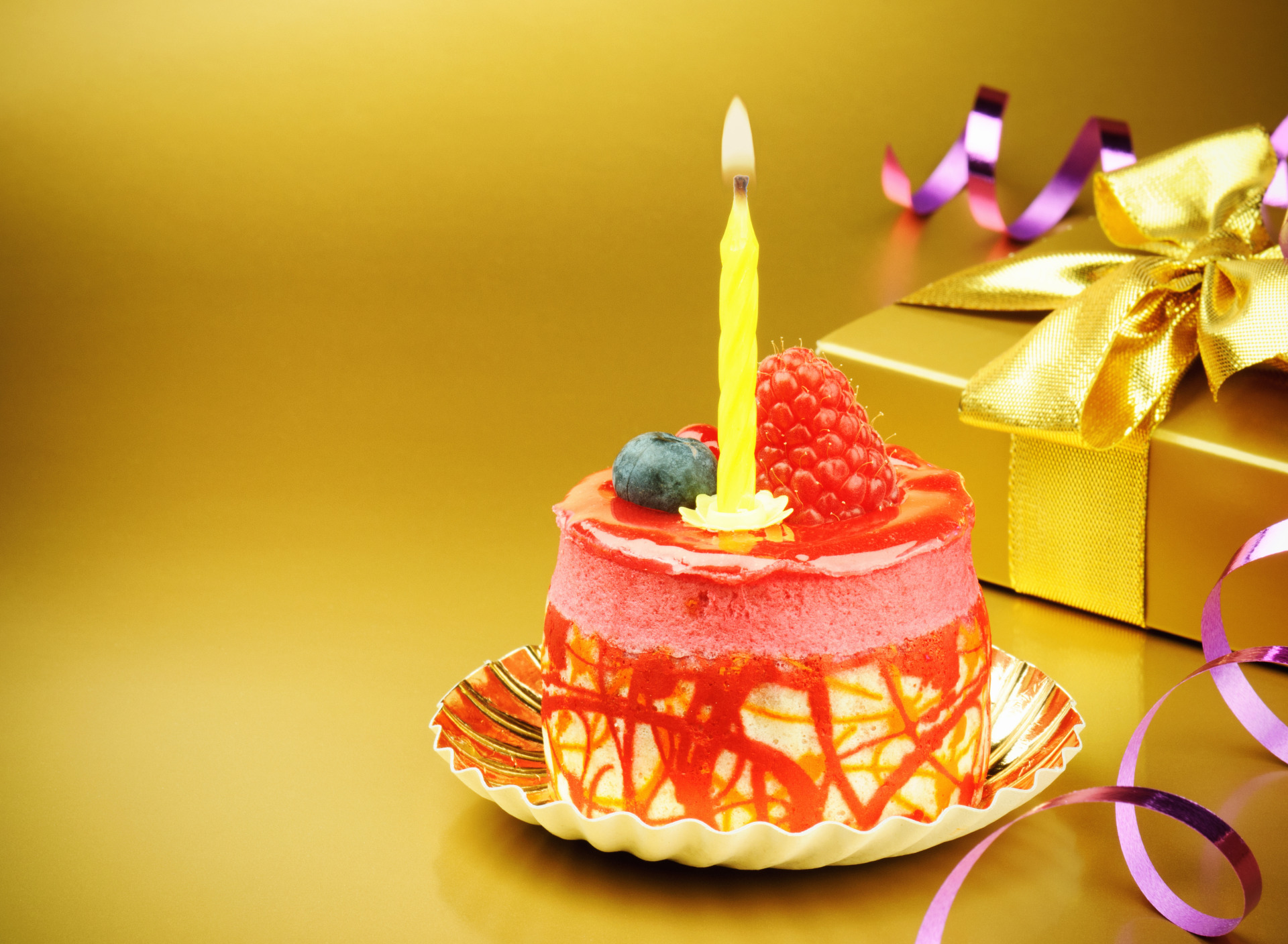 Поздравление С Днем Рождения Подарок Торт