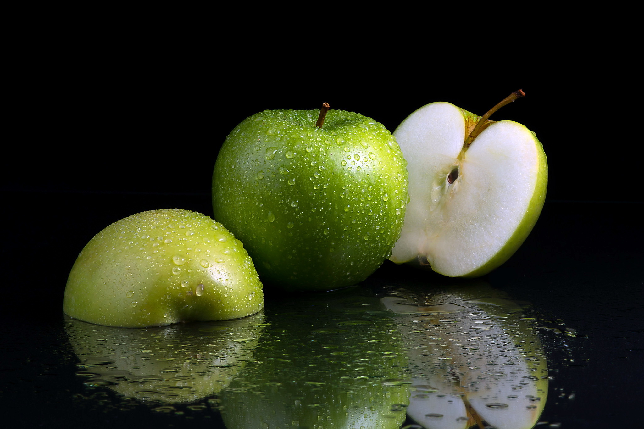 Скачать обои макро, фон, яблоки, раздел еда в разрешении 2048x1364.