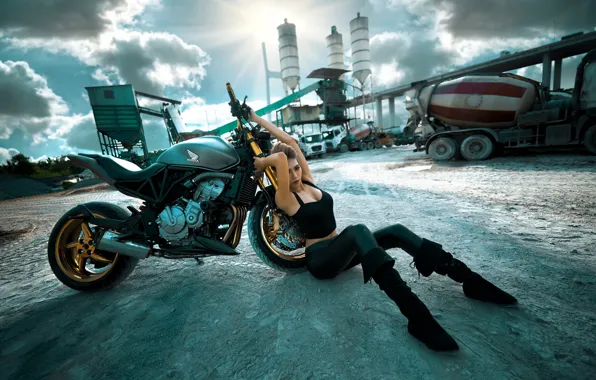 Картинка девушка, поза, мотоцикл