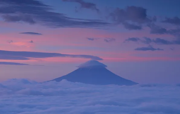 Картинка небо, облака, закат, гора, вечер, вулкан, Япония, розовое, Фудзи, Хонсю, Фудзияма, сиреневое, префектура Сидзуока