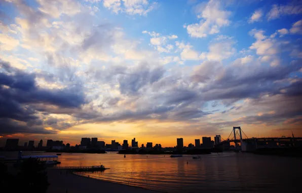 Картинка море, небо, облака, закат, мост, город, япония, синее, токио