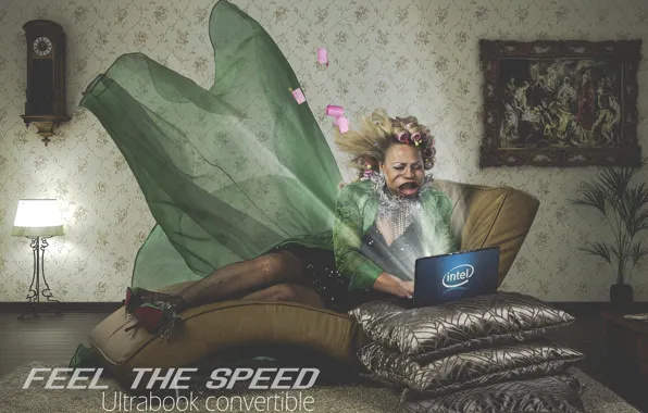 Картинка скорость, подушки, ноутбук, Intel, бигуди, лэптоп, тётка