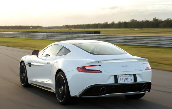 Картинка белый, Aston Martin, суперкар, автомобиль, вид сзади, антикрыло, Vanquish