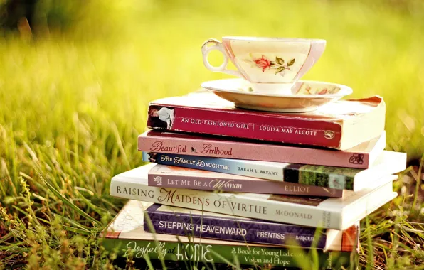 Картинка трава, книги, чашка, блюдце