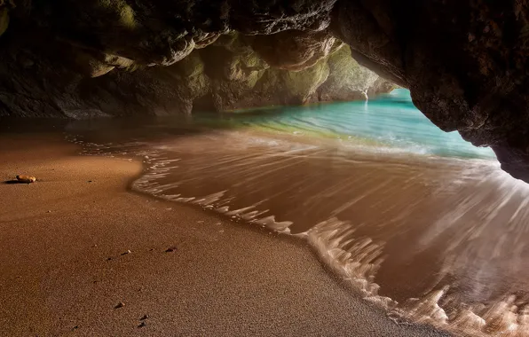 Картинка песок, море, пляж, вода, скалы, грот