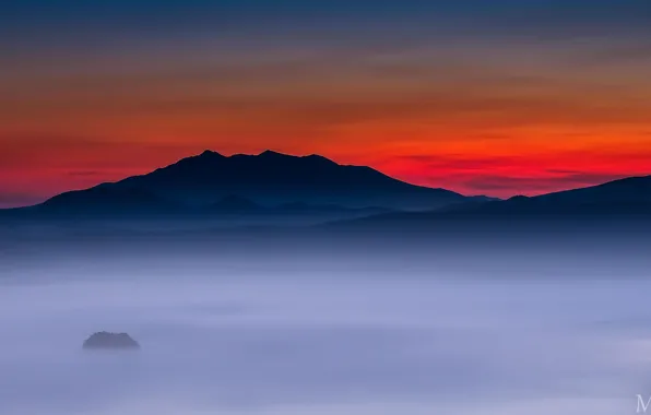 Картинка горы, туман, рассвет, photo by Miki