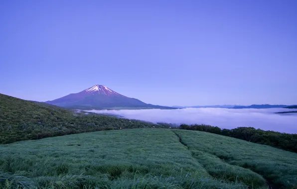 Картинка небо, туман, гора, вечер, вулкан, Япония, синее, Хонсю, Фудзияма