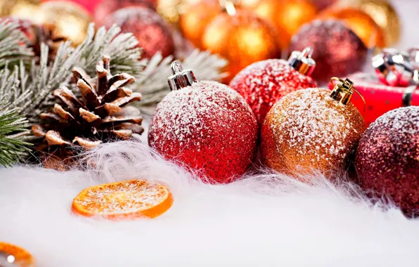 Картинка зима, снег, праздник, шары, новый год, рождество, фрукты, christmas, new year, шишки