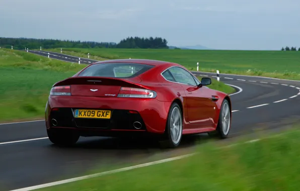 Картинка дорога, авто, обои, Aston Martin, Vantage, V12, задок