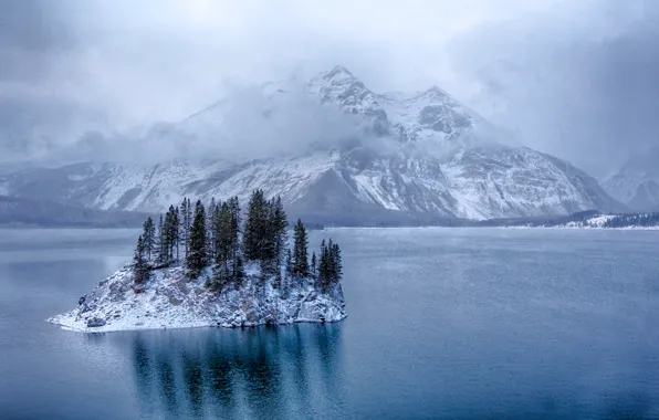 Картинка зима, снег, деревья, горы, озеро, остров, Канада, Альберта, Кананаскис