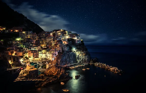 Картинка звезды, ночь, город, Италия, Italy, Night, Manarola, Liguria, Национальный парк Чинкве-Терре, Регион Лигурия, Провинция Специя, …