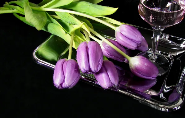 Картинка цветы, вино, бокал, тюльпаны, поднос