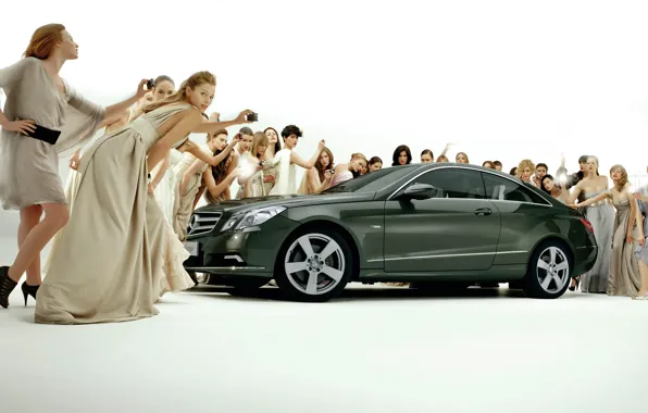 Картинка девушки, купе, Mercedes-Bens, E-Class