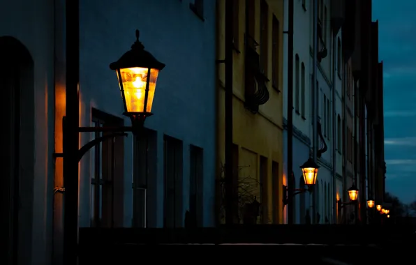 Картинка свет, ночь, город, улица, дома, вечер, освещение, фонари, Швеция, Sweden, Hjärup