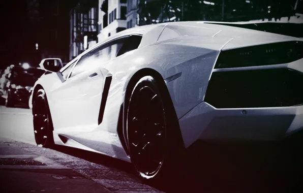 Картинка Улица, Lamborghini Aventador, Винтаж, Белый Монстр, Ламборгини Авентадор