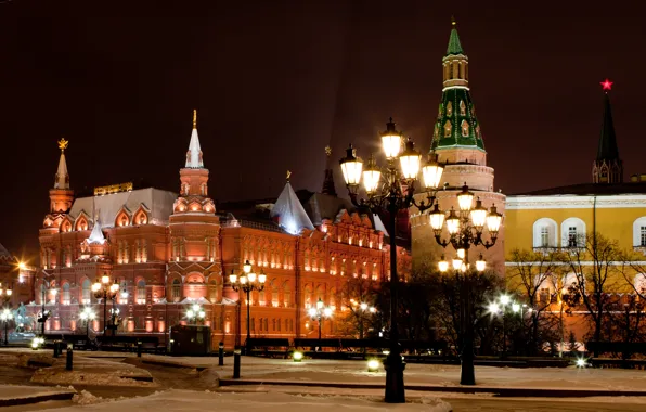 Картинка зима, ночь, город, огни, Красная, площадь, фонари, Москва, башни, Кремль, музей