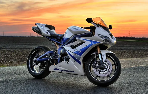Картинка белый, закат, мотоцикл, white, bike, sunset, triumph, триумф, дейтона, daytona 675