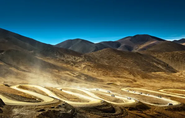 Картинка дорога, горы, машины, китай, пыль, china, тибет, tibet