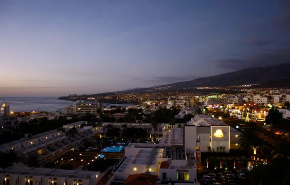 Картинка море, горы, дома, вечер, бассейн, отель, Испания, night, Spain, Тенерифе, Tenerife, панорама.