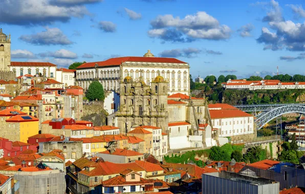 Картинка небо, облака, мост, город, река, скалы, дома, панорама, Португалия, солнечно, Porto