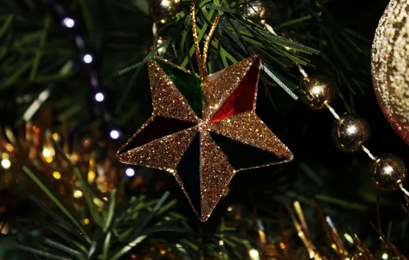 Картинка праздник, игрушка, звезда, новый год, рождество, ёлка, гирлянда