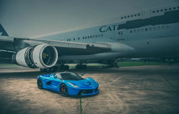 Картинка Ferrari, Blue, Front, Supercar, LaFerrari, Plane, Runway