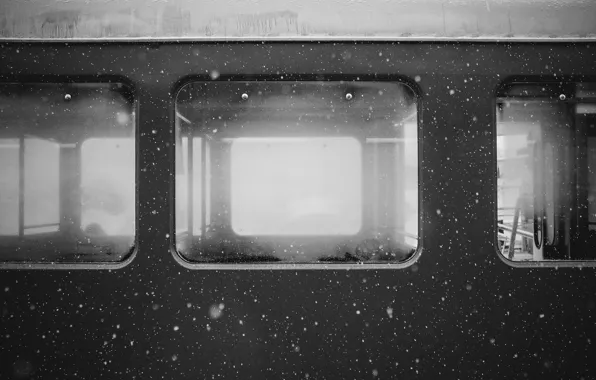 Картинка windows, snow, train, black and white, wagon, freeze, cold, b/w