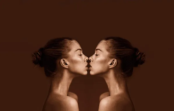 Картинка девушка, отражение, поцелуй, K I S S