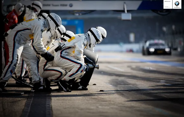 Картинка BMW, racecar, team, 2013, pitstop