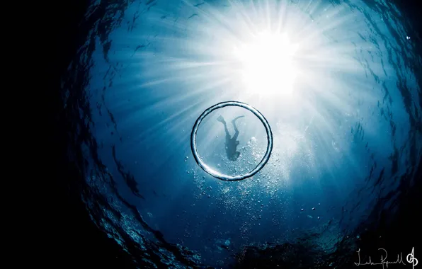 Картинка море, свет, океан, человек, круг, аквалангист