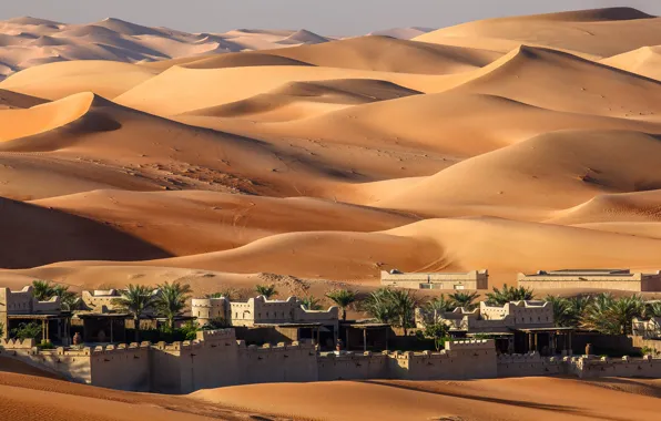 Картинка песок, барханы, город, пустыня, дома, оазис