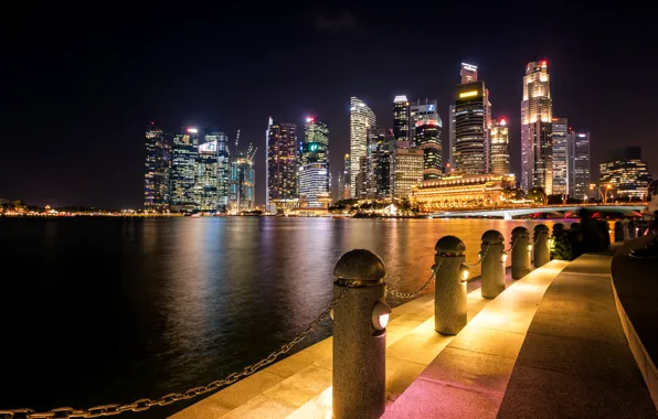 Картинка ночь, огни, побережье, небоскребы, фонари, Сингапур