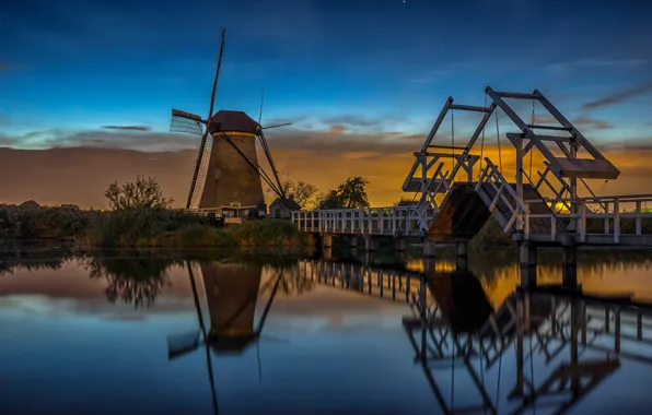 Картинка мост, канал, зарево, Нидерланды, ветряная мельница, Киндердейк