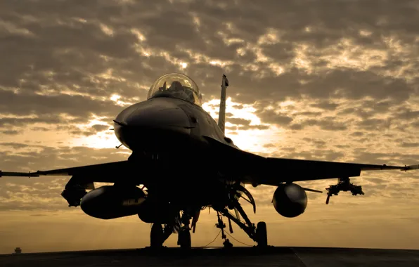 Картинка облака, пасмурно, Fighting, Ирак, Falcon, авиабаза, ВВС США, F-16C, Балад