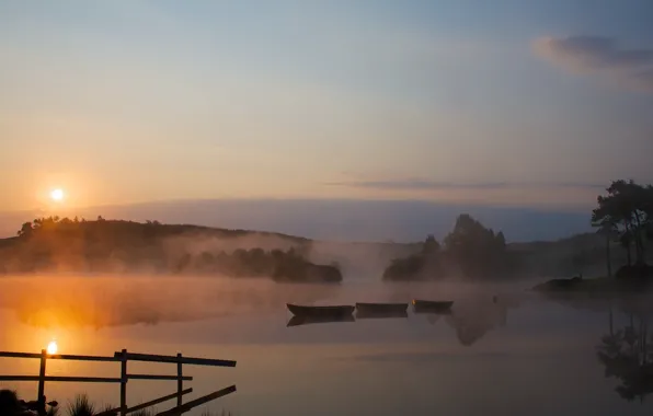 Картинка туман, озеро, лодки, утро