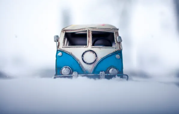 Картинка зима, авто, макро, снег, модель, игрушка, съемка, машинка, сугроб, toy, photo, photographer, миниатюра, микроавтобус, минивэн, …