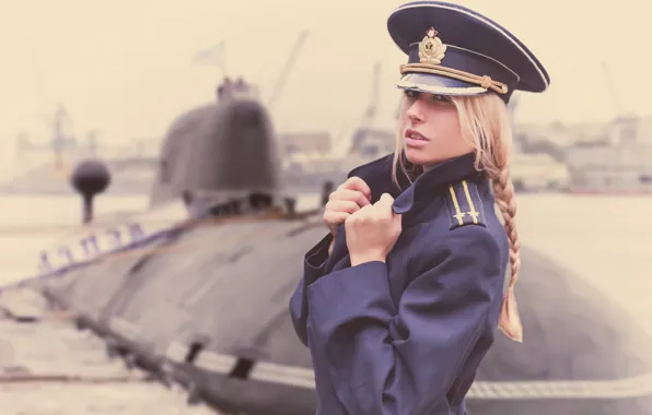 Картинка девушка, подводная лодка, офицер, китель, день ВМФ, капитан 2-го ранга