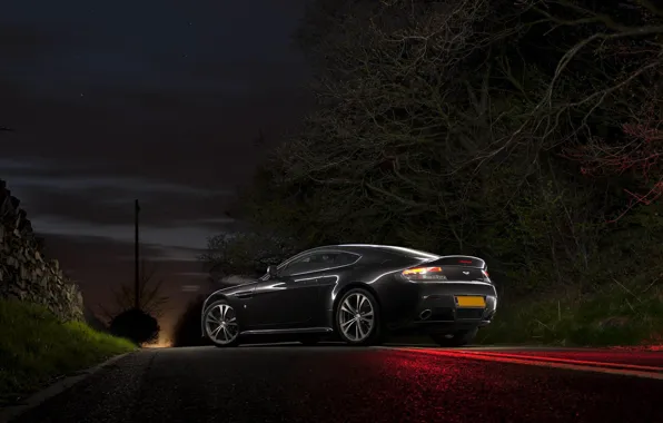 Картинка Aston Martin, Vantage, Night, V12, Астон Мартин, Road