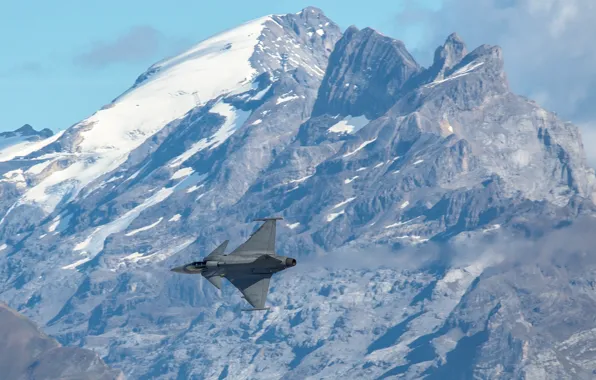 Картинка полет, горы, истребитель, Saab, бомбардировщик, многоцелевой, Gripen, JAS 39
