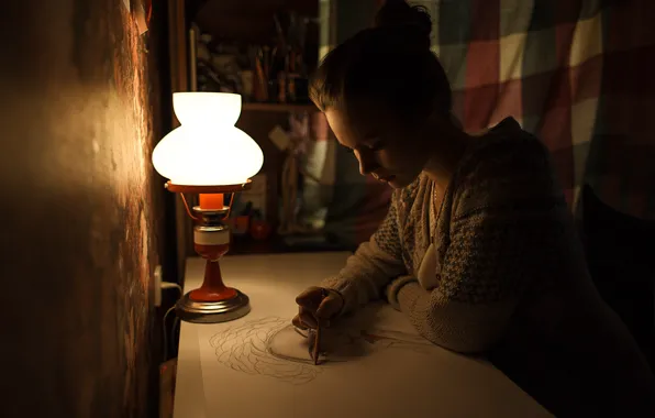 Картинка девушка, ночь, бумага, стол, лампа, карандаш, сидит, рисует, художница