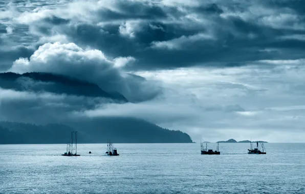 Картинка sea, mountains, fishing, cloudy, salmon, fishermen, fisher boats