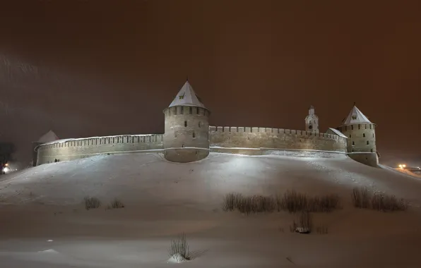 Картинка зима, небо, снег, ночь, город, стена, башня, кремль, башни, Новгород, Новгородский Кремль, Северная часть