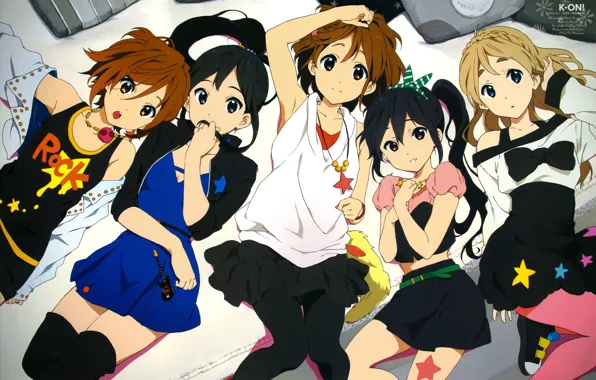 Картинка подушки, школьницы, друзья, K-on, Mio Akiyama, Azusa Nakano, Tsumugi Kotobuki, Yui Hirasawa, Ritsu Tainaka, лёгкая …