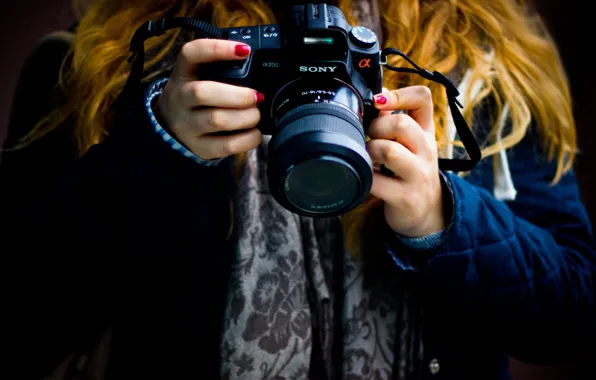 Картинка девушка, фото, настроения, руки, фотоаппарат, фон. обои