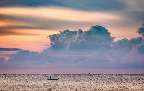 Картинка twilight, sea, ocean, sunset, seascape, clouds, dusk, horizon, boat, fisherman, fisher boat