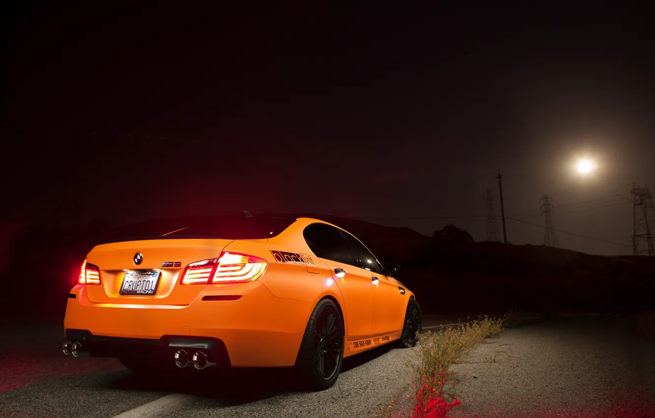Фото обои свет, оранжевый, фары, BMW, БМВ, Orange, задок, f10