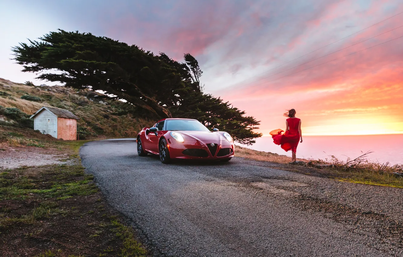 Фото обои пляж, девушка, закат, ветер, платье, Alfa Romeo, Launch Edition, 2015