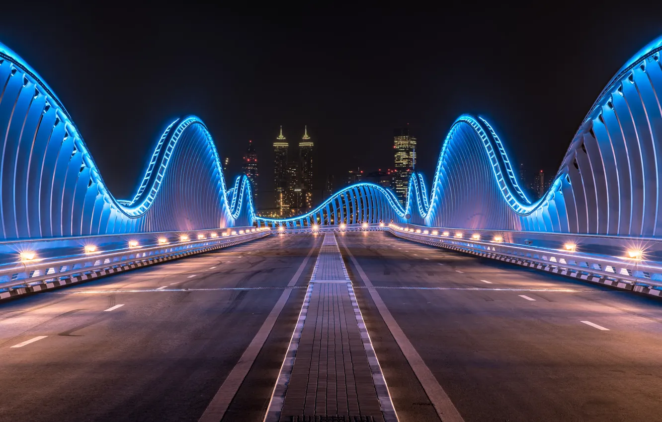 Фото обои ночь, city, город, lights, огни, Дубай, Dubai, night, ОАЭ, UAE, мост Мейдан, Meydan Bridge
