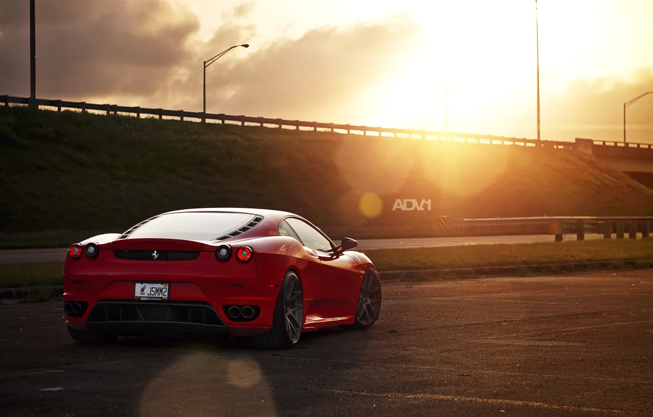 Фото обои солнце, красный, трасса, вечер, тачка, F430, Ferrari, red, феррара