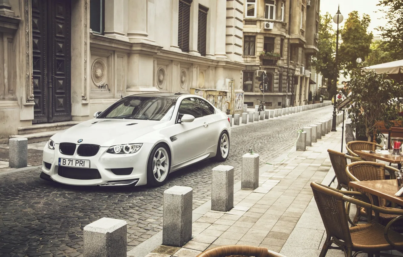 Фото обои BMW, City, Car, Front, White, E92, Tuning, Sport